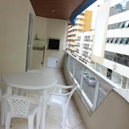 Apartamento Em Meia Praia Exterior photo